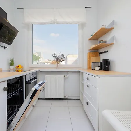 Bright In Downtown By Renters *